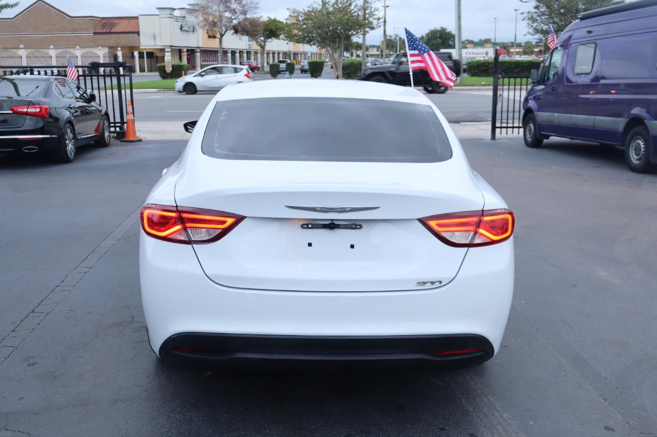 Chrysler 200 4dr Sdn LX FWD 2016