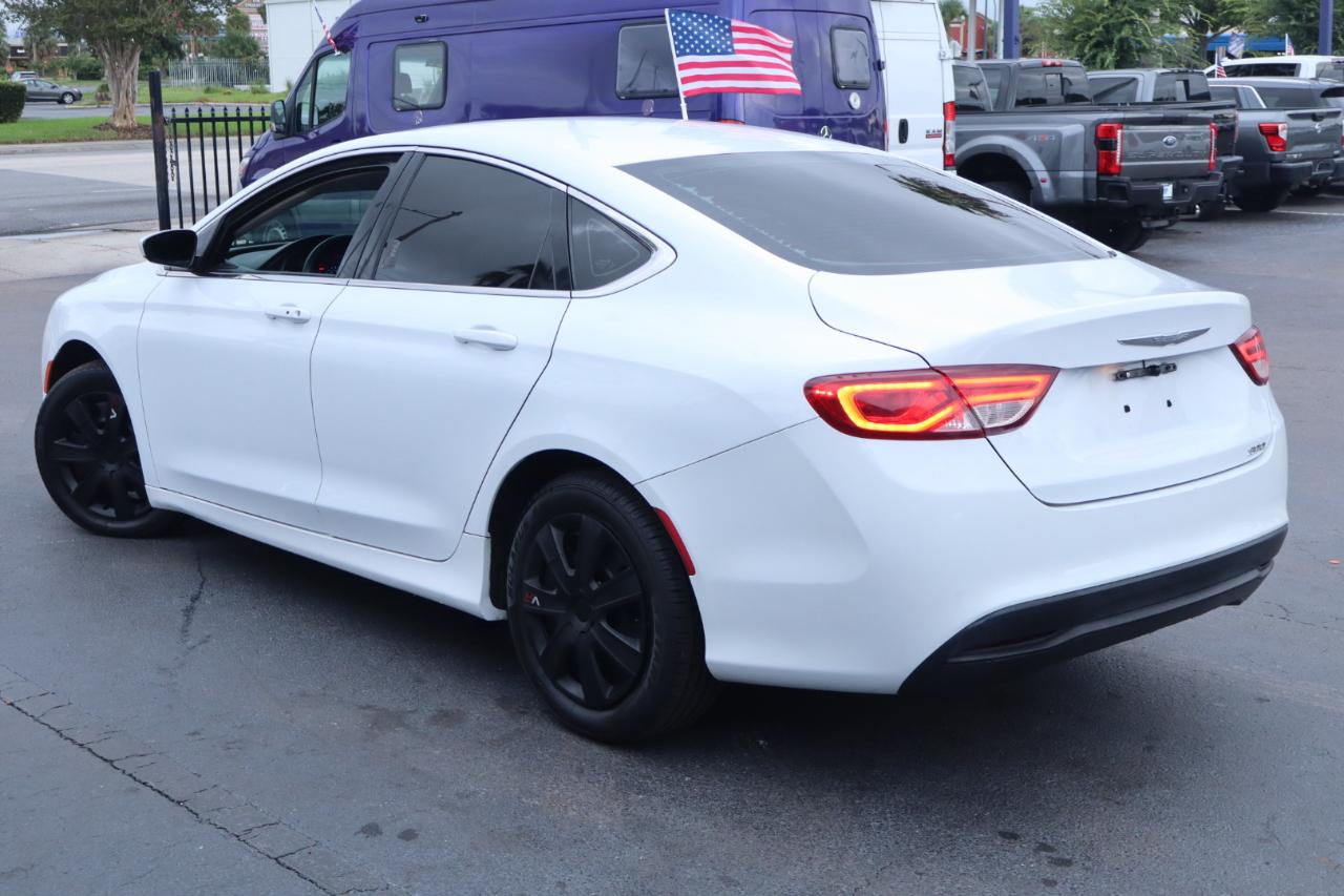 Chrysler 200 4dr Sdn LX FWD 2016