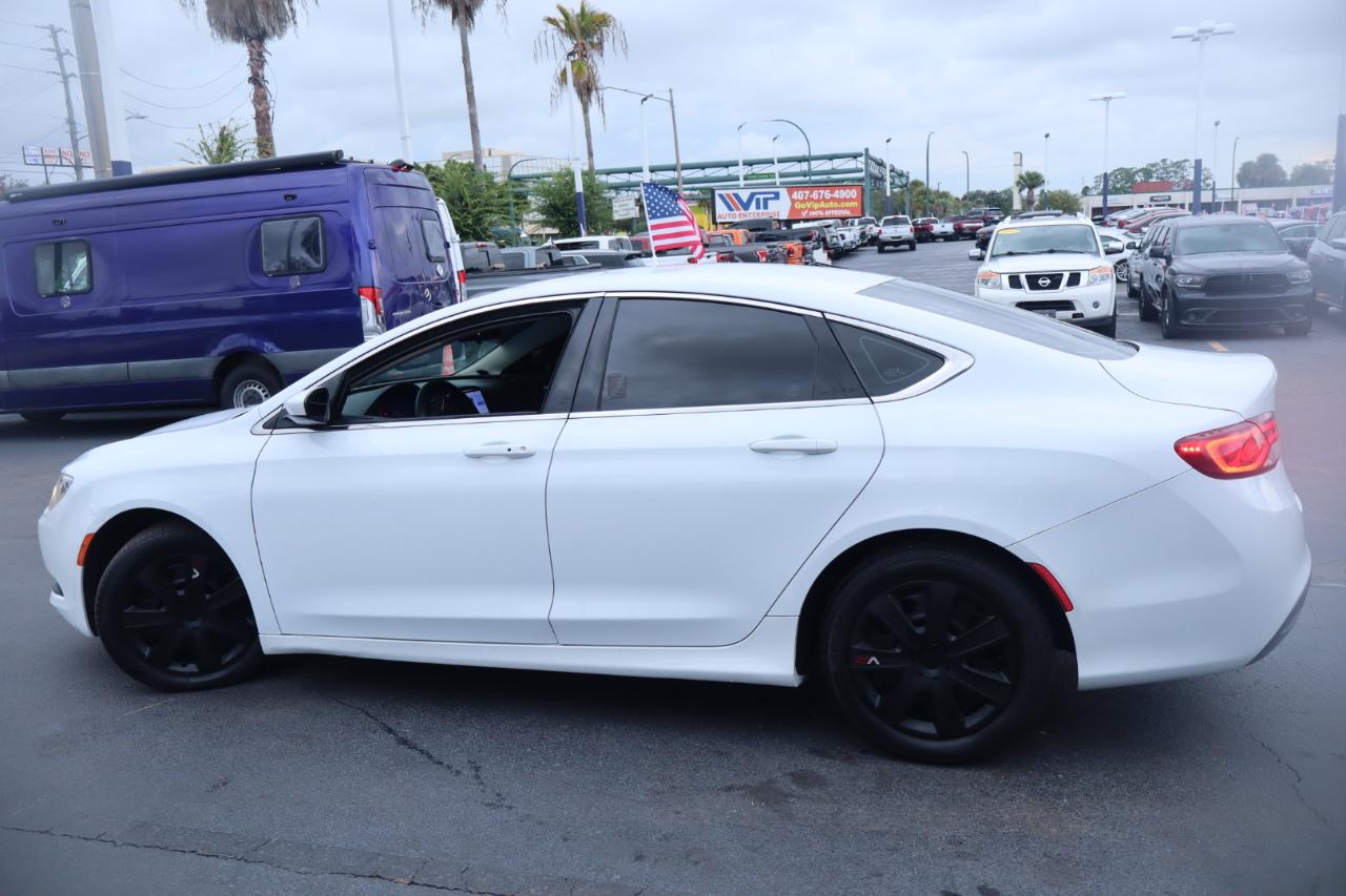 Chrysler 200 4dr Sdn LX FWD 2016