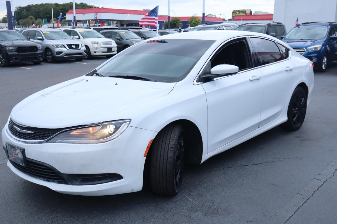 Chrysler 200 4dr Sdn LX FWD 2016