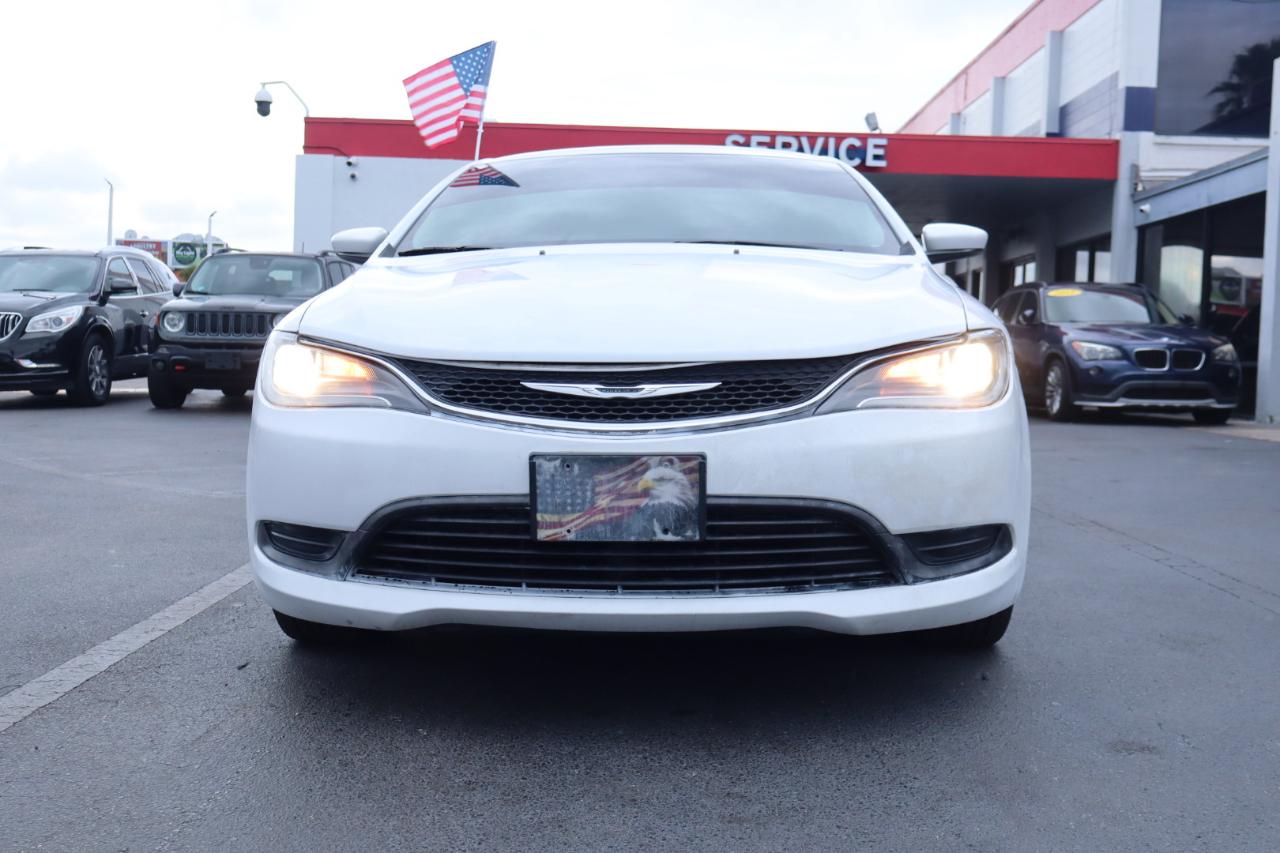 Chrysler 200 4dr Sdn LX FWD 2016