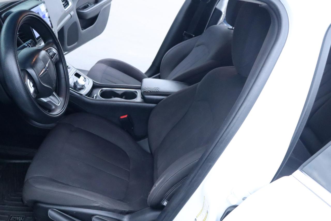 Chrysler 200 4dr Sdn LX FWD 2016