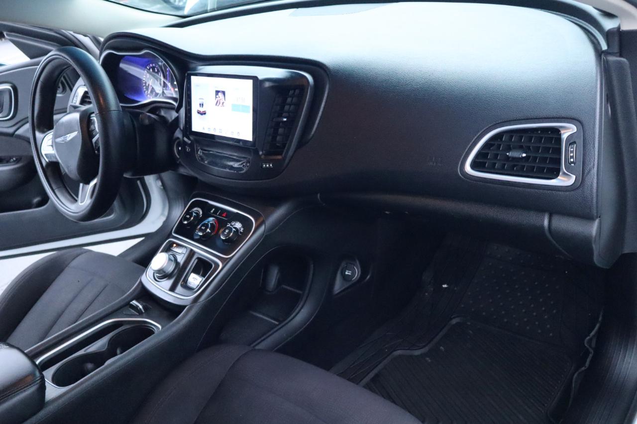 Chrysler 200 4dr Sdn LX FWD 2016