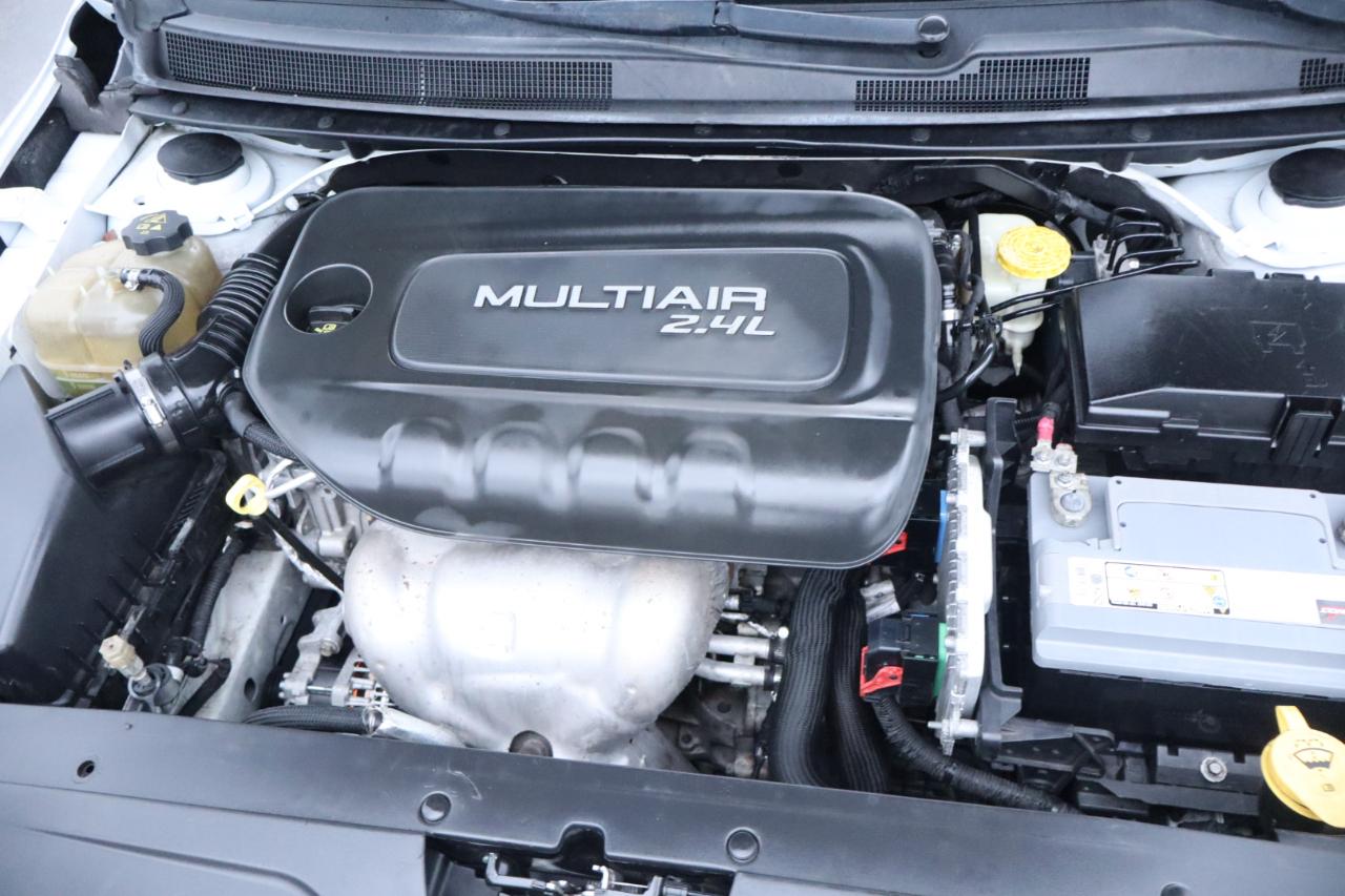 Chrysler 200 4dr Sdn LX FWD 2016