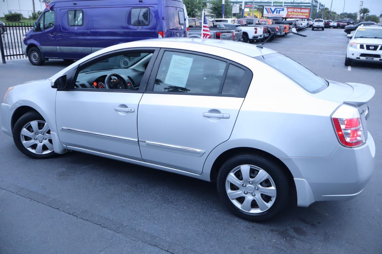 Nissan Sentra 4dr Sdn I4 CVT 2.0 S 2012
