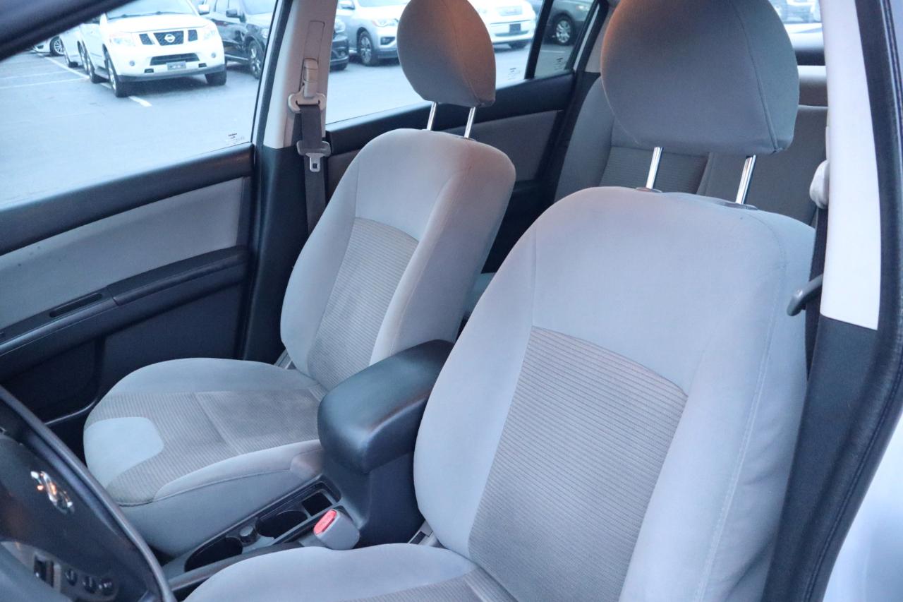 Nissan Sentra 4dr Sdn I4 CVT 2.0 S 2012