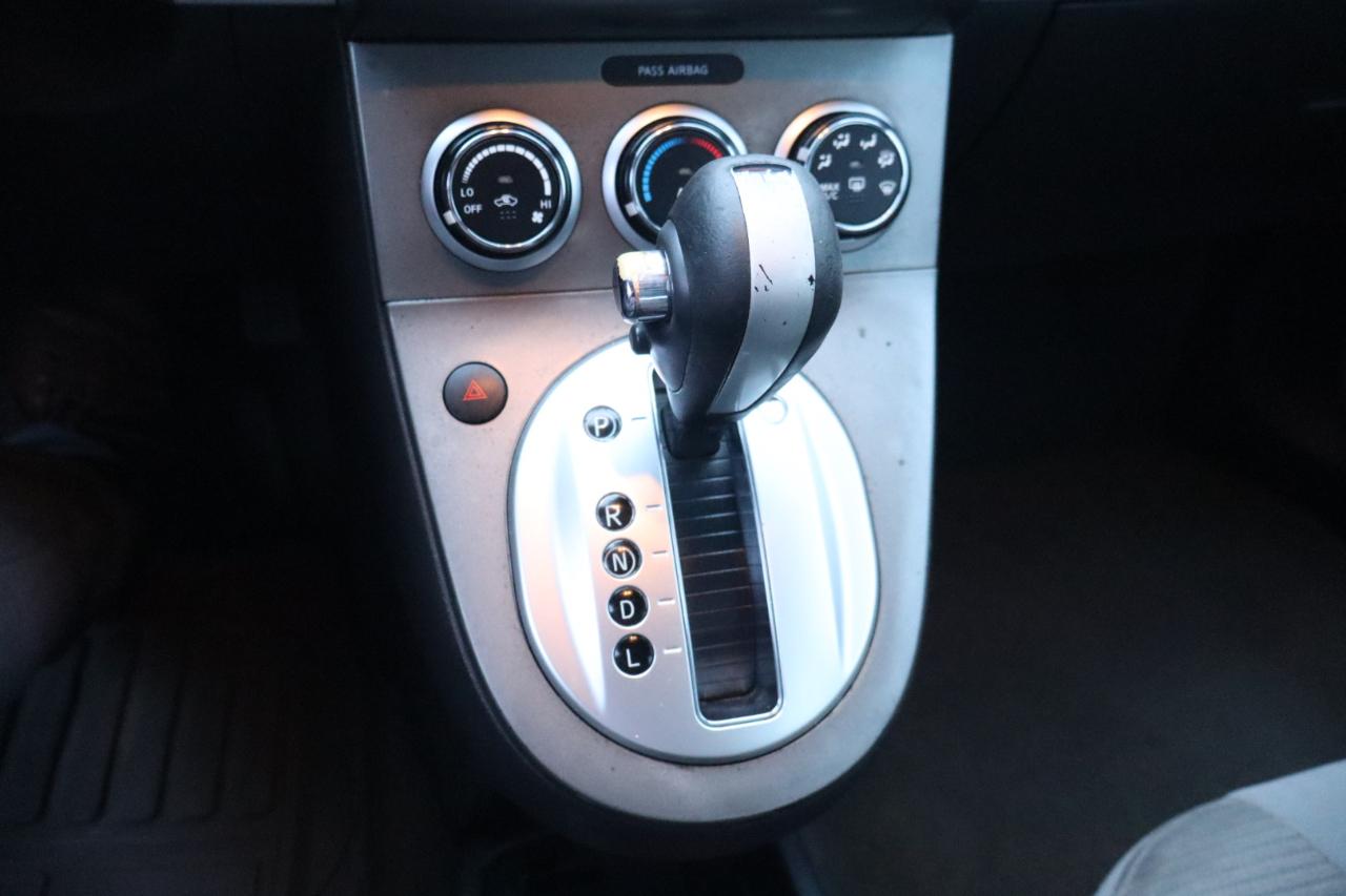 Nissan Sentra 4dr Sdn I4 CVT 2.0 S 2012