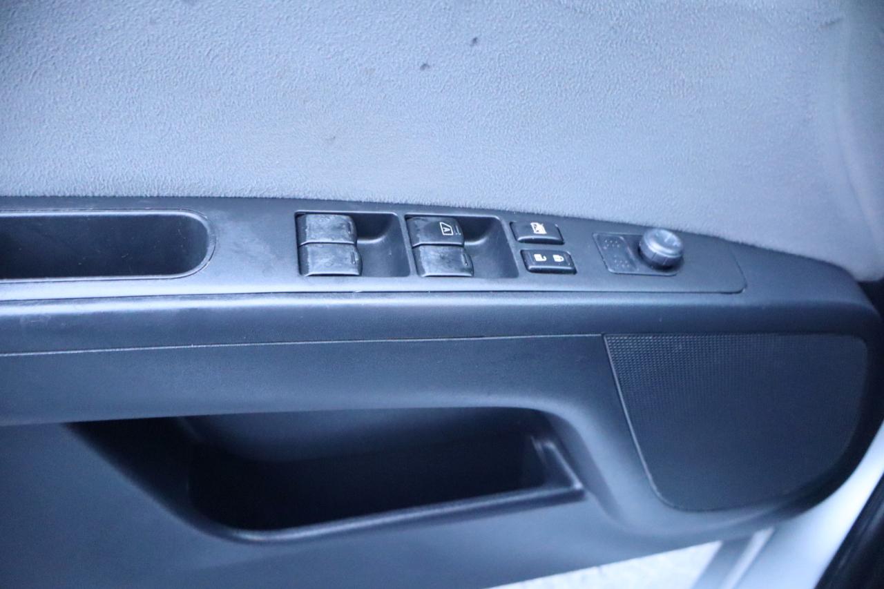 Nissan Sentra 4dr Sdn I4 CVT 2.0 S 2012