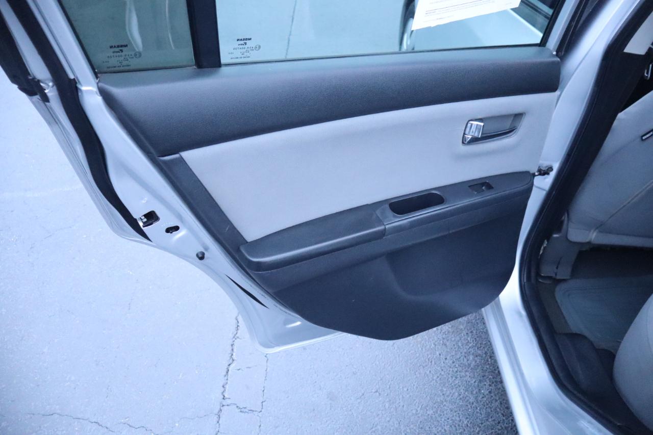 Nissan Sentra 4dr Sdn I4 CVT 2.0 S 2012