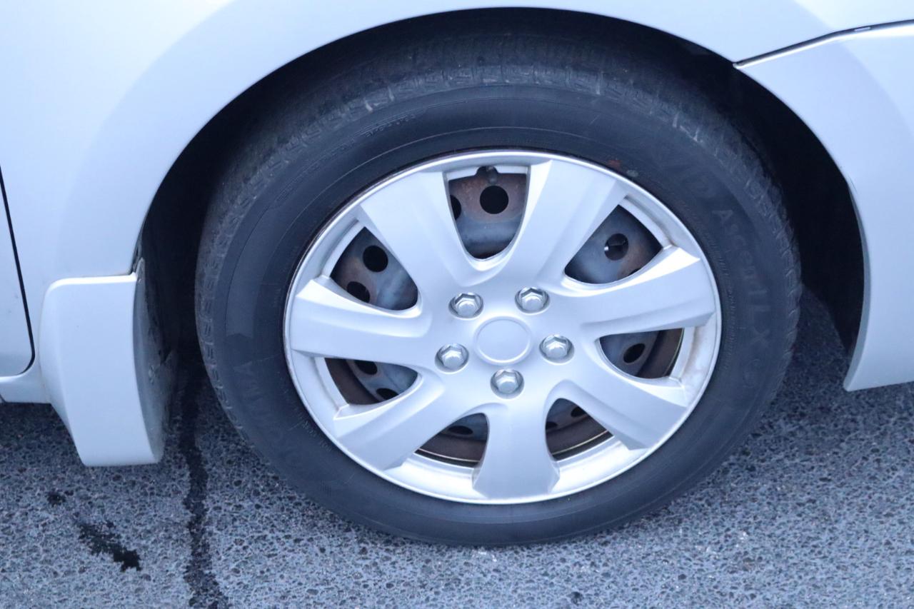 Nissan Sentra 4dr Sdn I4 CVT 2.0 S 2012