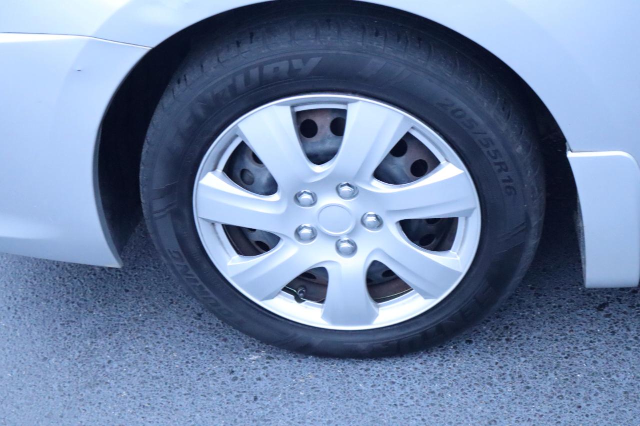 Nissan Sentra 4dr Sdn I4 CVT 2.0 S 2012