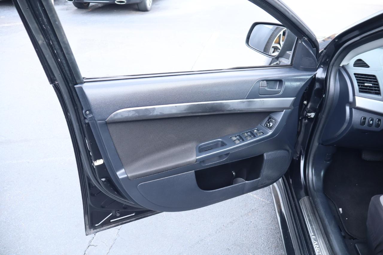 Mitsubishi Lancer 4dr Sdn Man ES FWD 2011