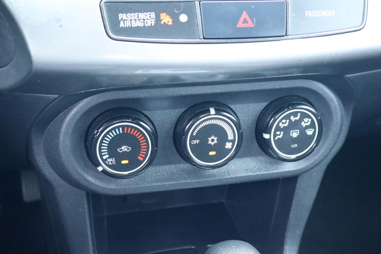 Mitsubishi Lancer 4dr Sdn Man ES FWD 2011