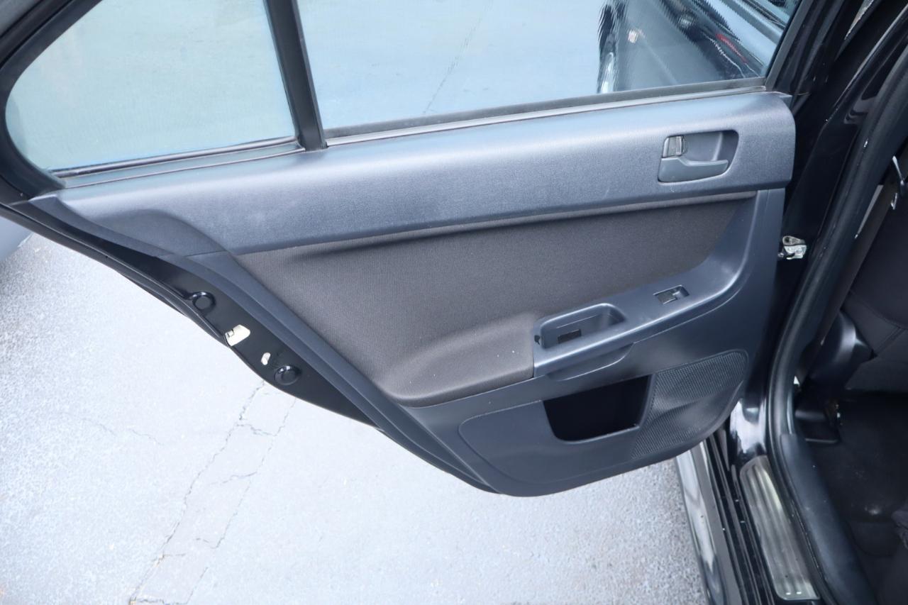 Mitsubishi Lancer 4dr Sdn Man ES FWD 2011