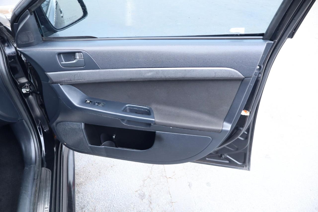 Mitsubishi Lancer 4dr Sdn Man ES FWD 2011