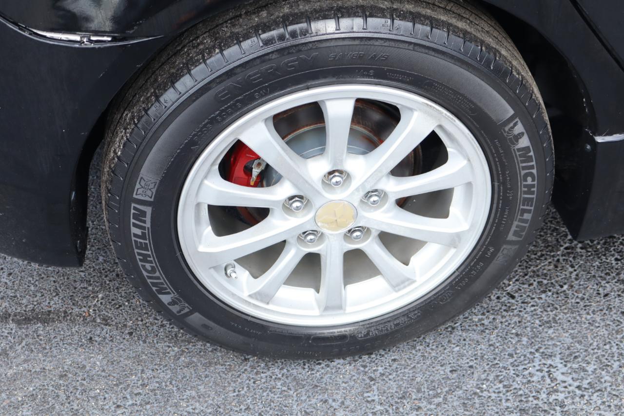 Mitsubishi Lancer 4dr Sdn Man ES FWD 2011