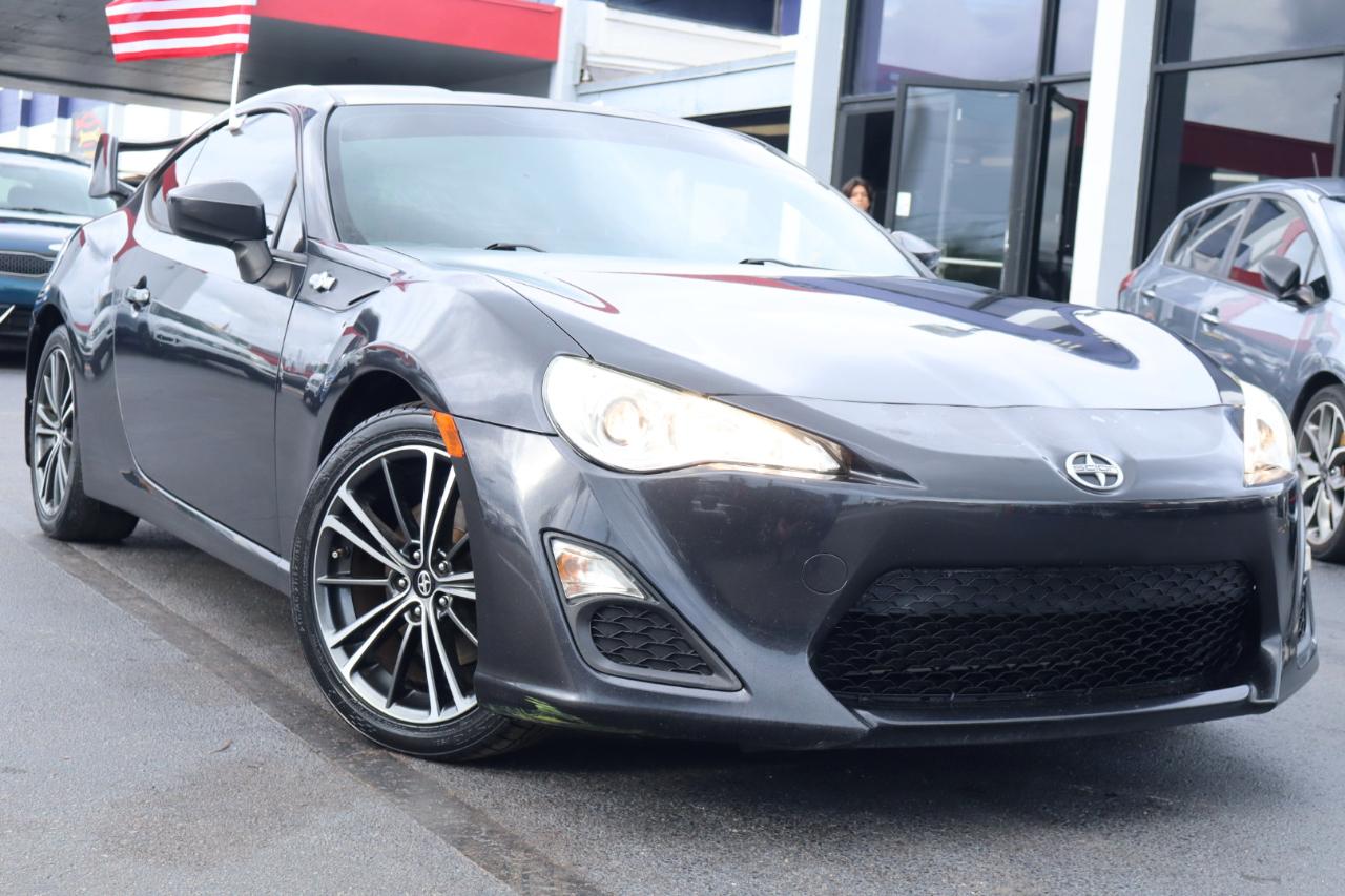 Scion FR-S 2dr Cpe Auto Release Series 2.0 (Natl) 2015