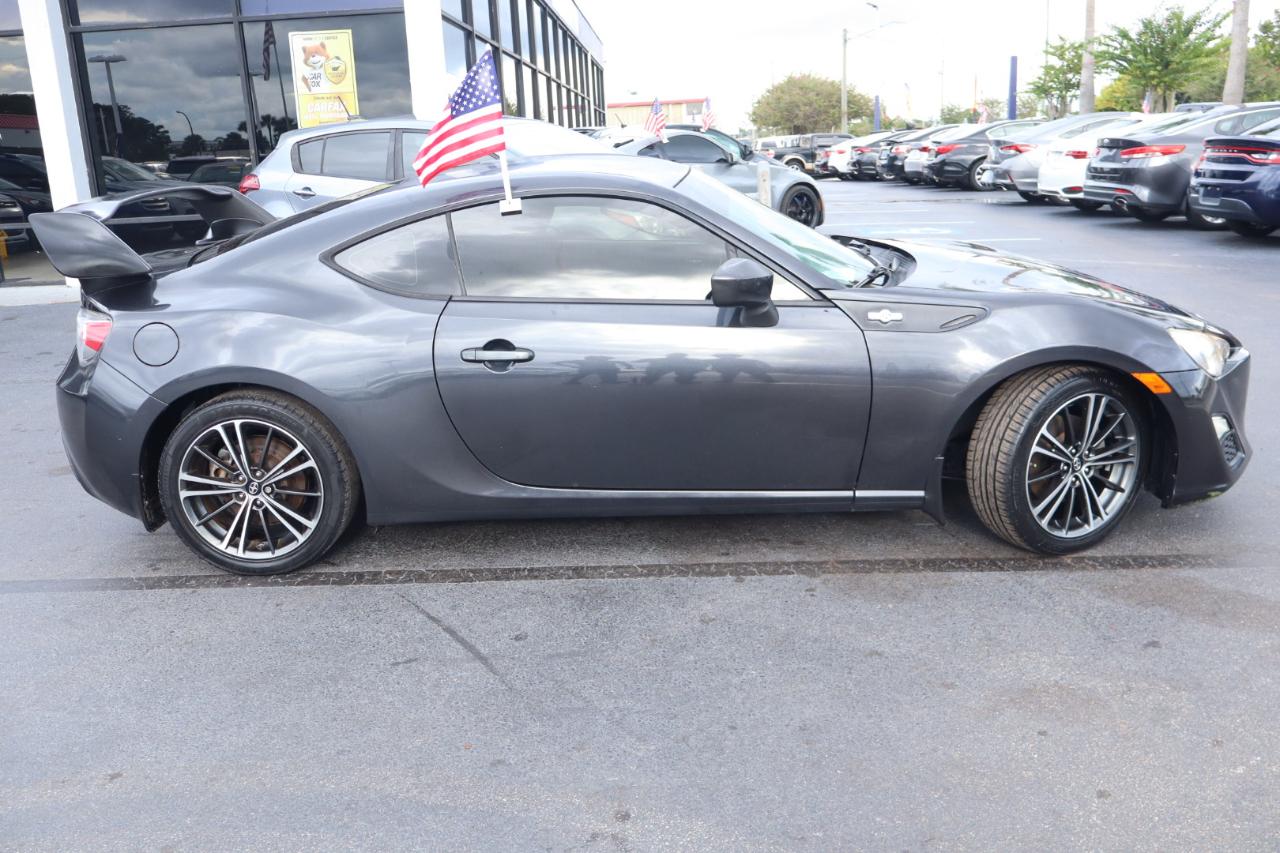 Scion FR-S 2dr Cpe Auto Release Series 2.0 (Natl) 2015