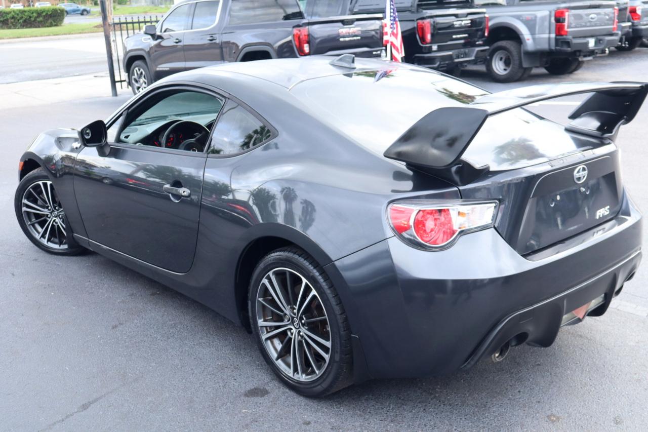 Scion FR-S 2dr Cpe Auto Release Series 2.0 (Natl) 2015