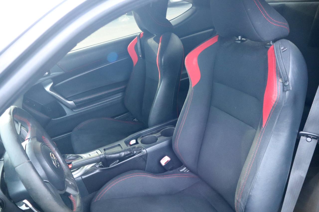 Scion FR-S 2dr Cpe Auto Release Series 2.0 (Natl) 2015