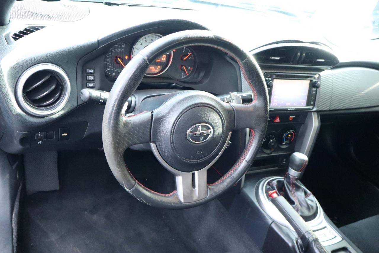 Scion FR-S 2dr Cpe Auto Release Series 2.0 (Natl) 2015