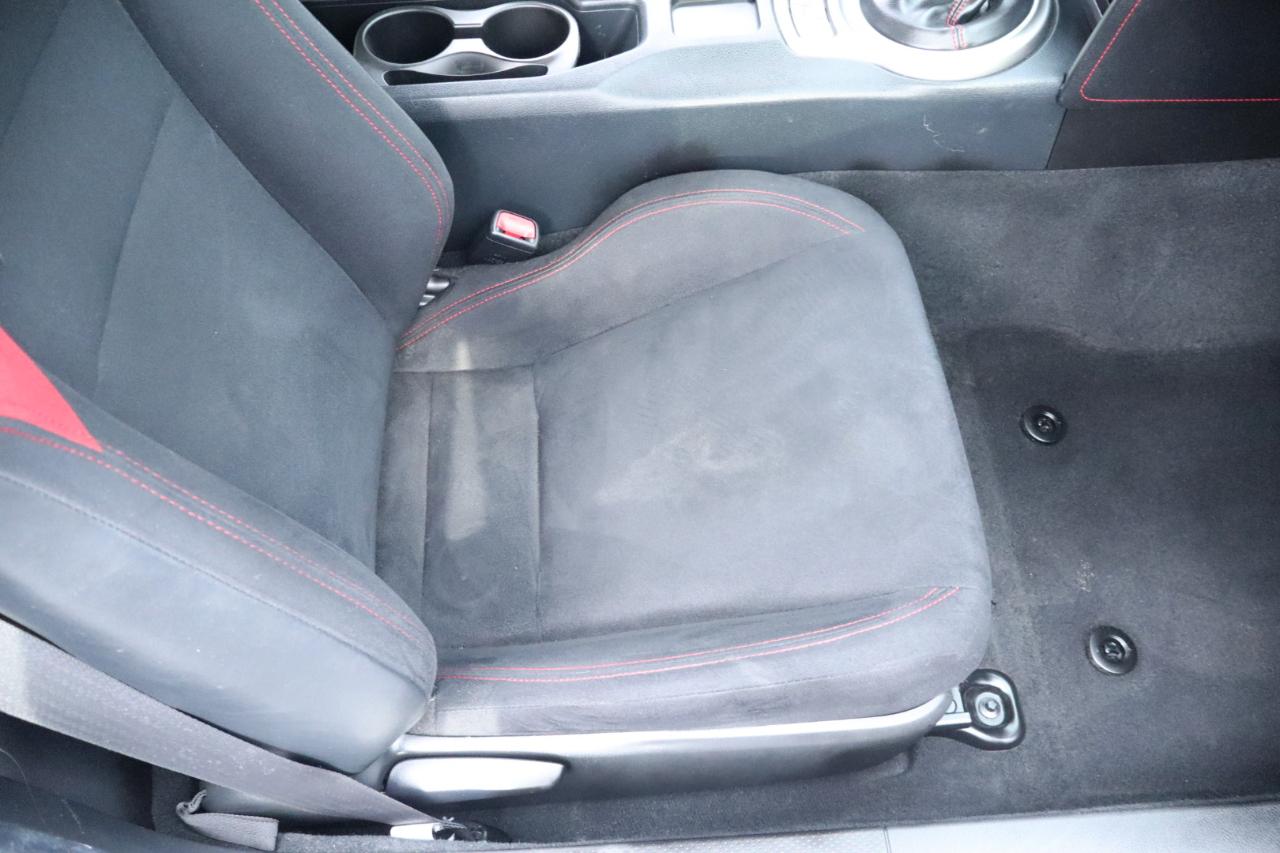 Scion FR-S 2dr Cpe Auto Release Series 2.0 (Natl) 2015