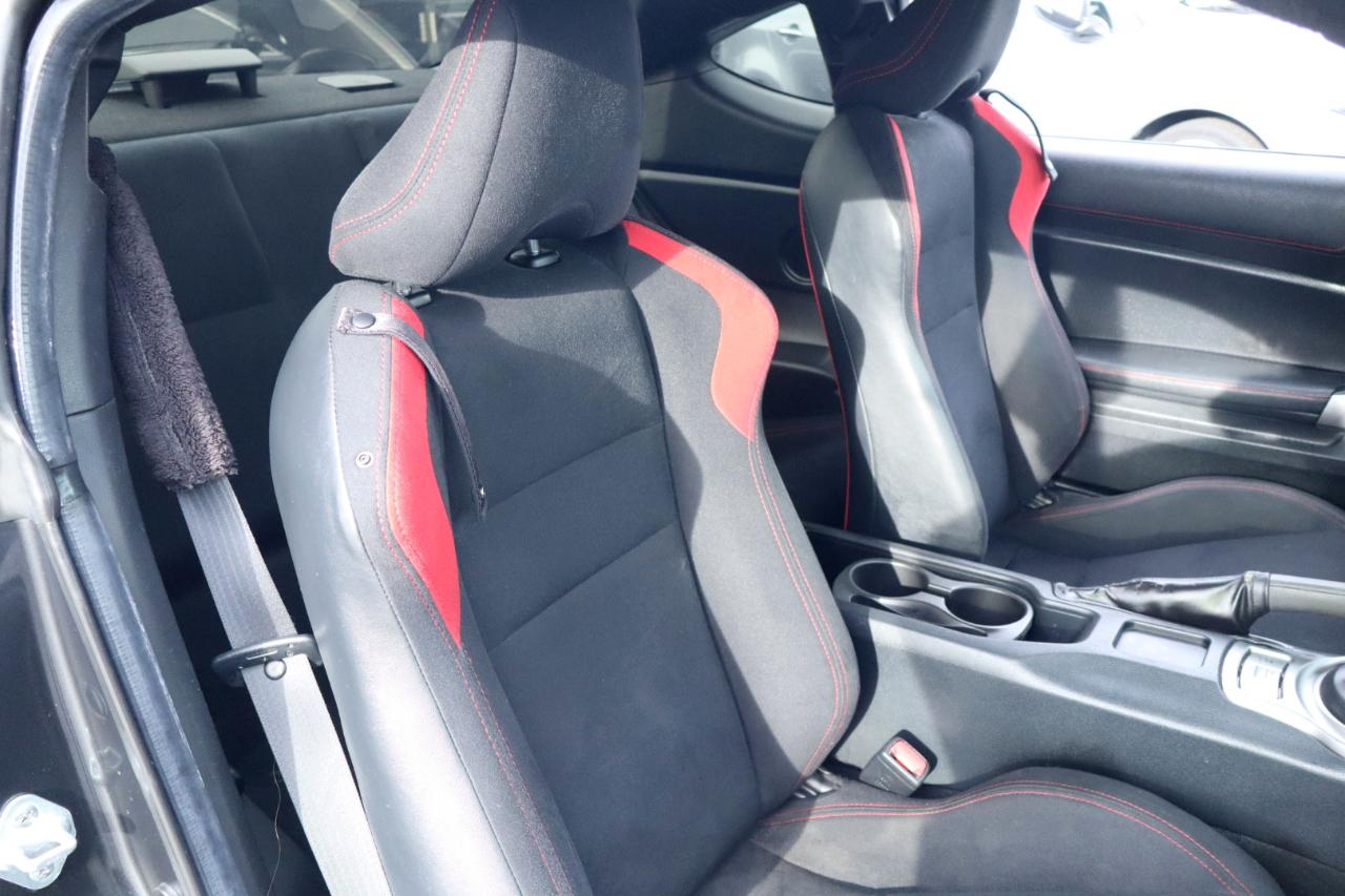 Scion FR-S 2dr Cpe Auto Release Series 2.0 (Natl) 2015