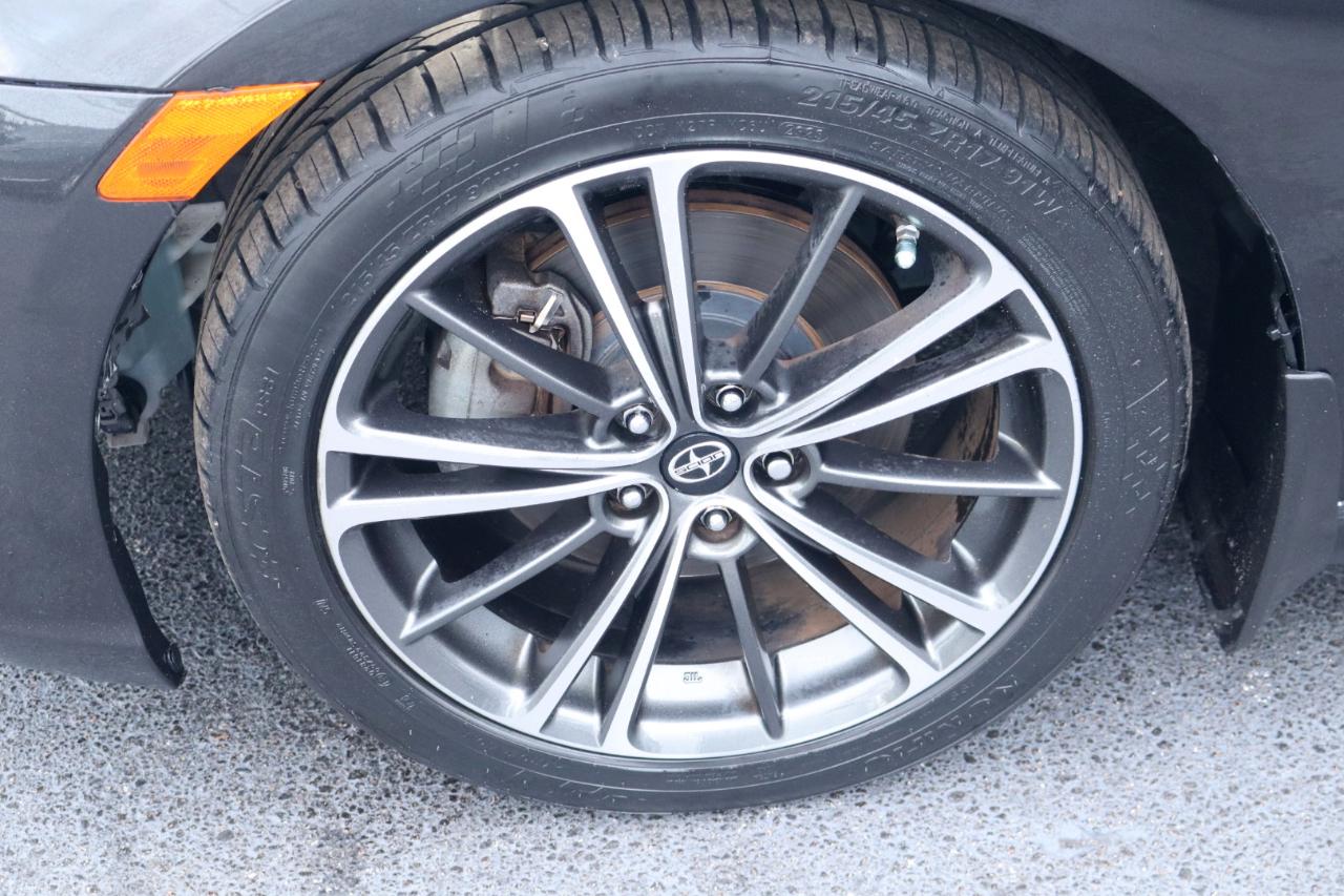 Scion FR-S 2dr Cpe Auto Release Series 2.0 (Natl) 2015