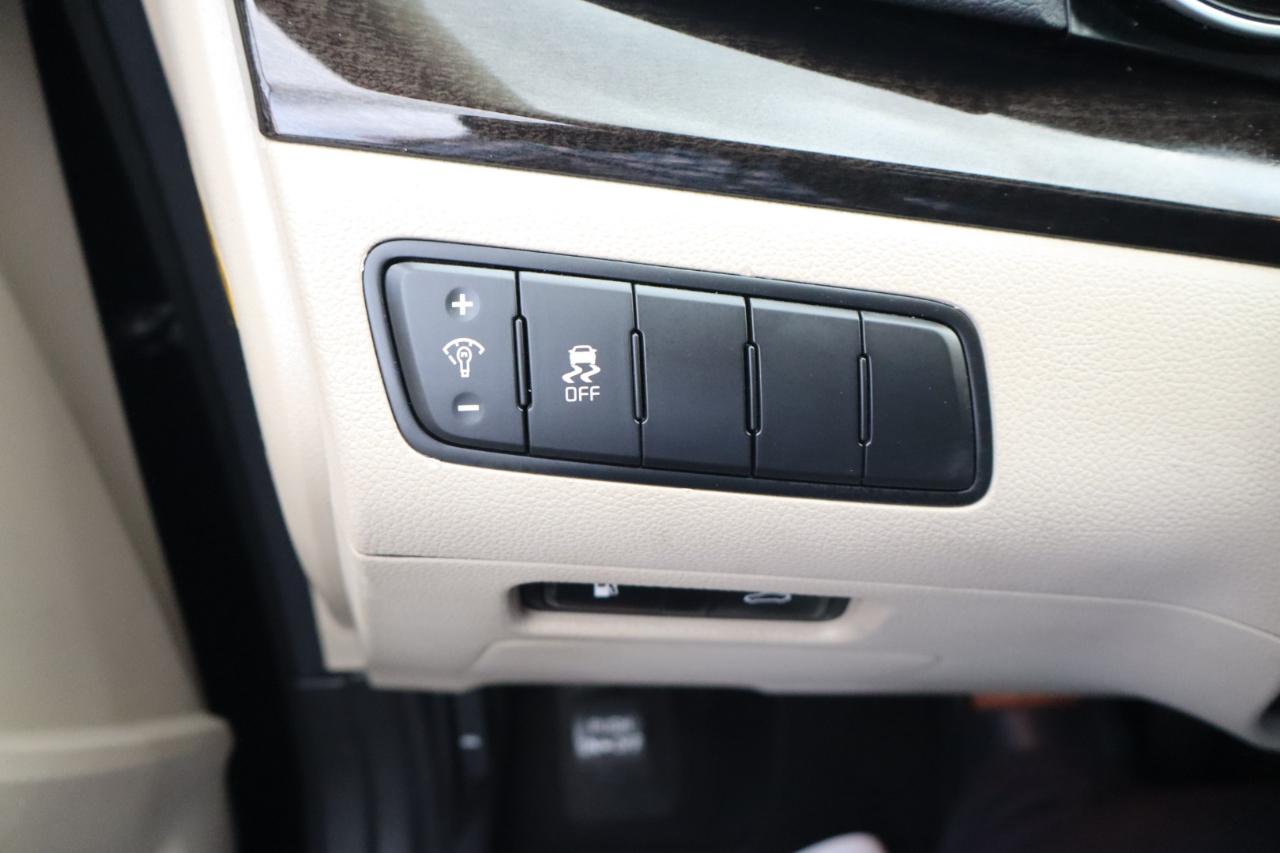 Kia Cadenza 4dr Sdn Premium 2015