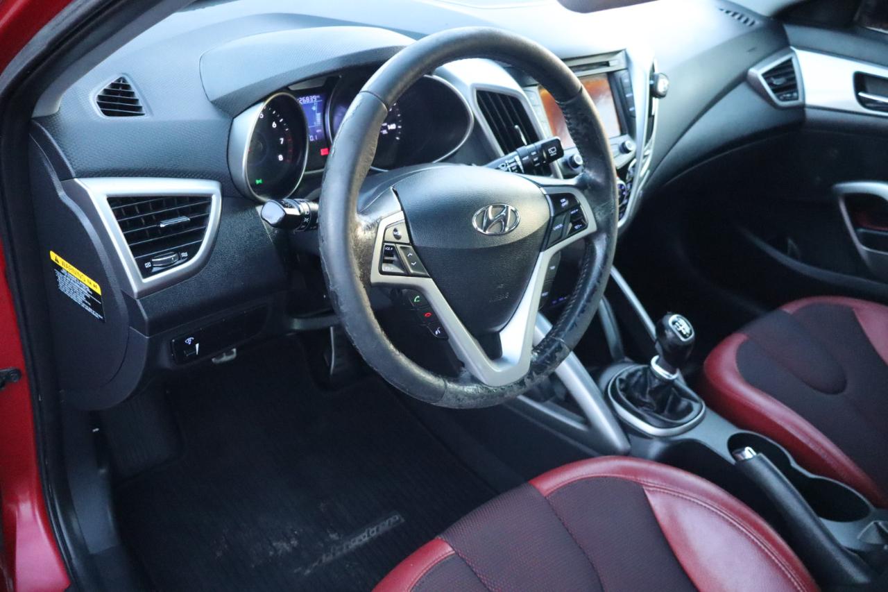 Hyundai Veloster 3dr Cpe Man w/Red Int 2012