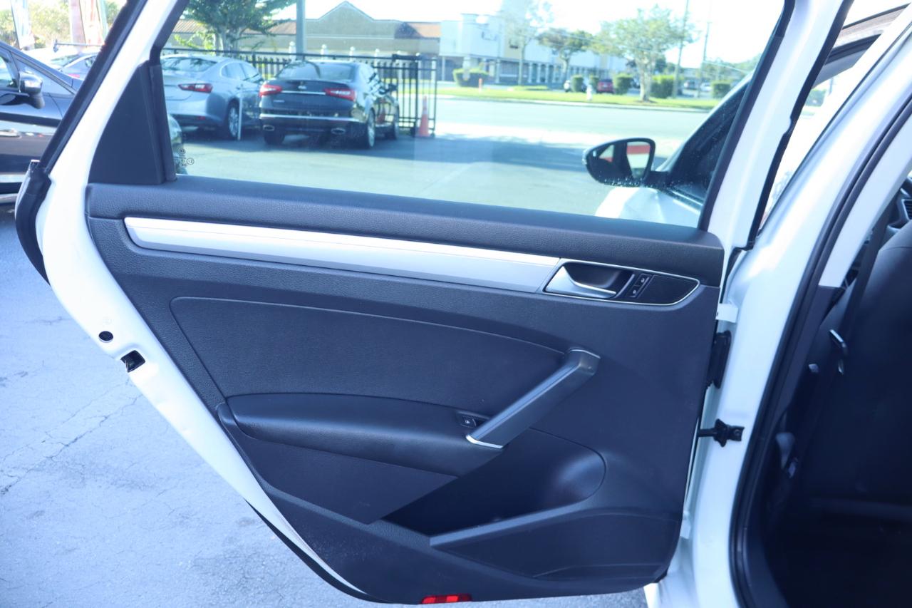 Volkswagen Passat 1.8T S Auto 2017