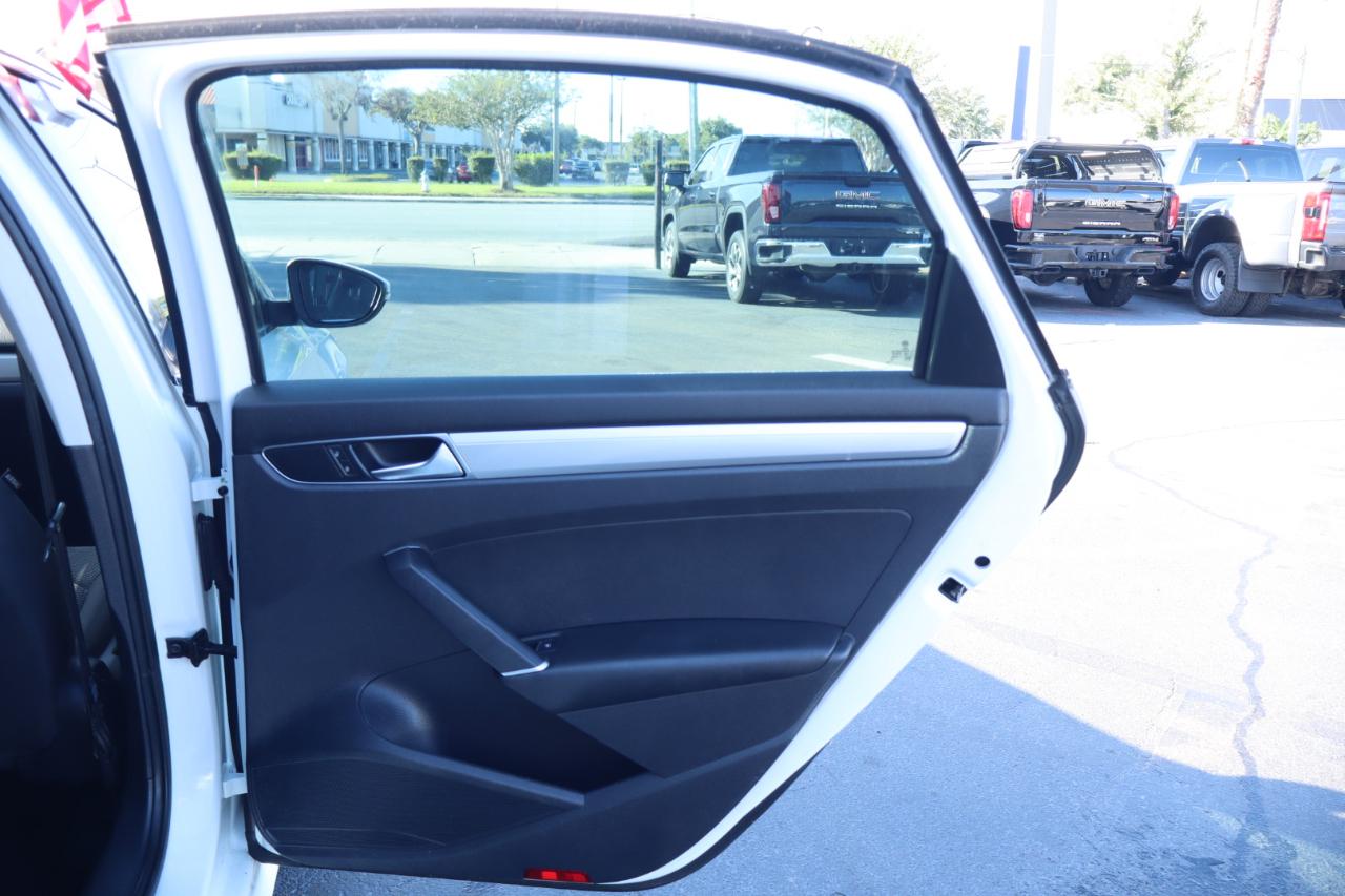 Volkswagen Passat 1.8T S Auto 2017