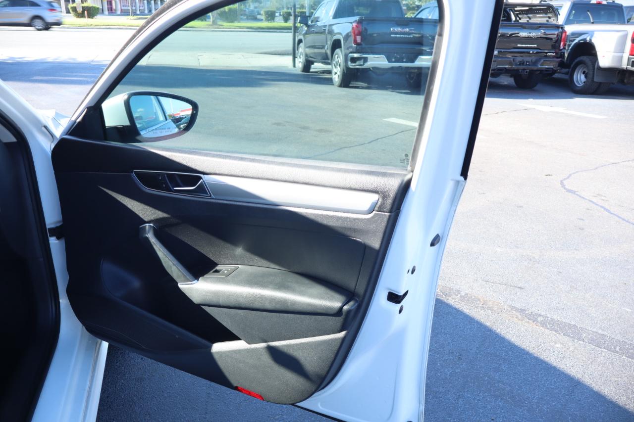 Volkswagen Passat 1.8T S Auto 2017