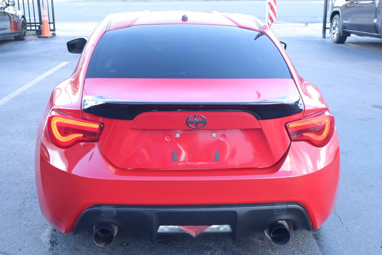 Scion FR-S 2dr Cpe Man (Natl) 2013