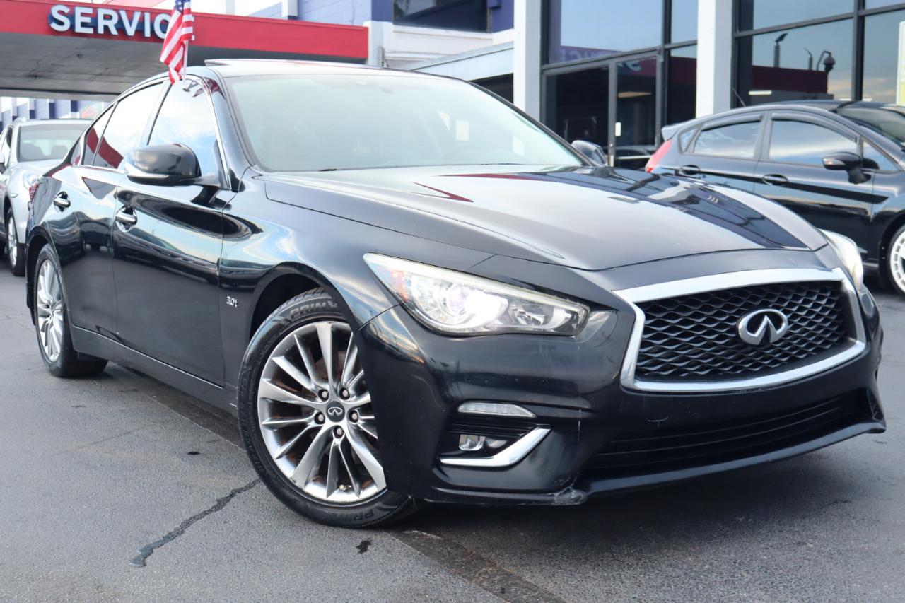 Infiniti Q50 3.0t LUXE RWD 2018