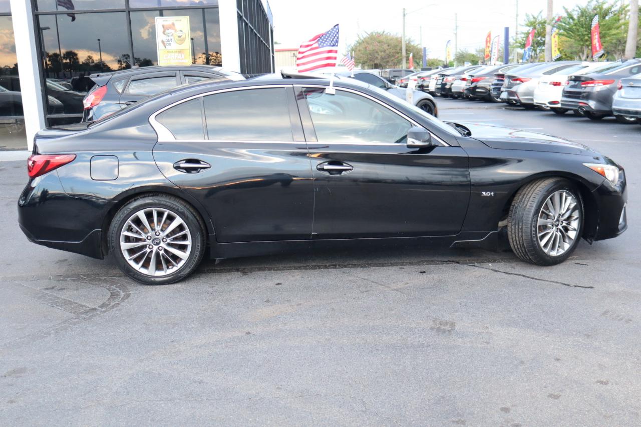 Infiniti Q50 3.0t LUXE RWD 2018