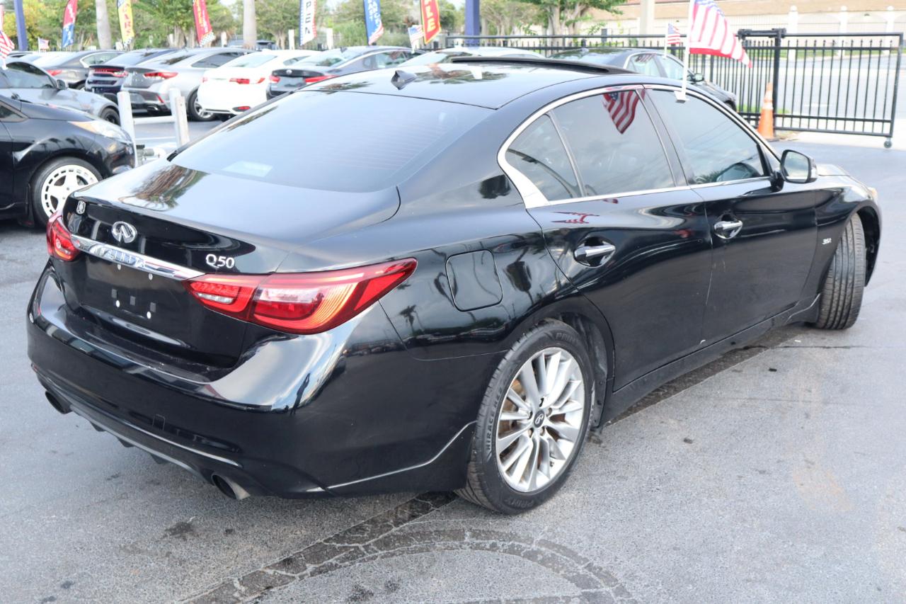 Infiniti Q50 3.0t LUXE RWD 2018