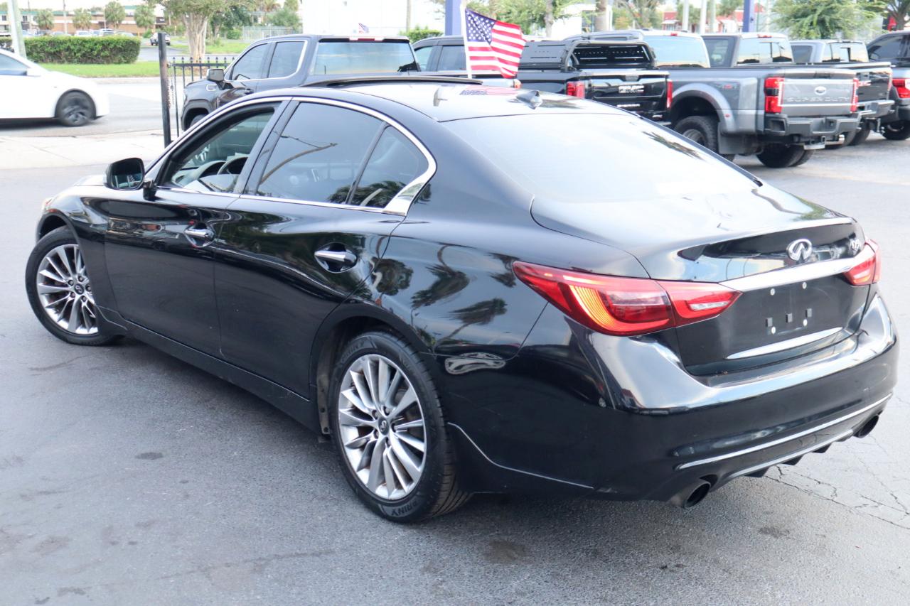 Infiniti Q50 3.0t LUXE RWD 2018