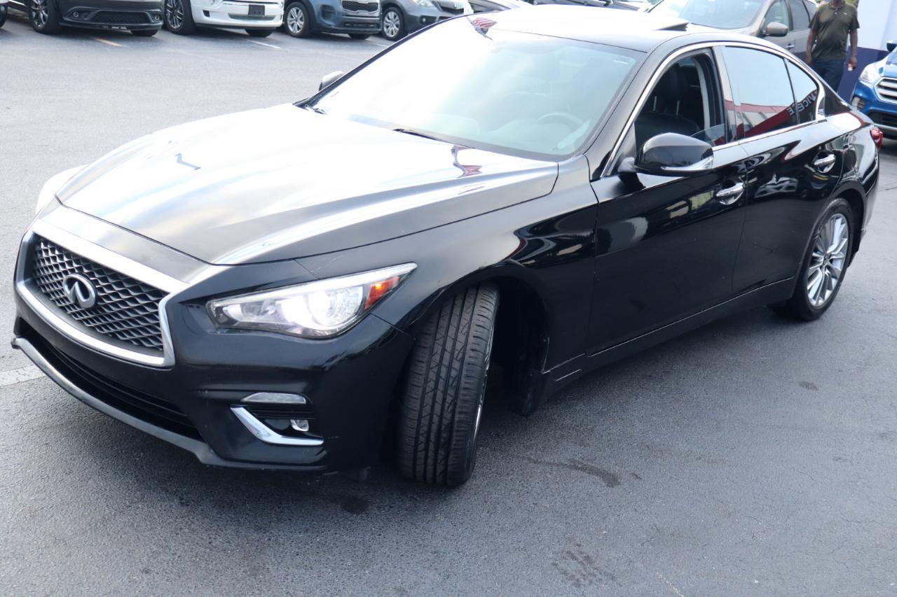 Infiniti Q50 3.0t LUXE RWD 2018