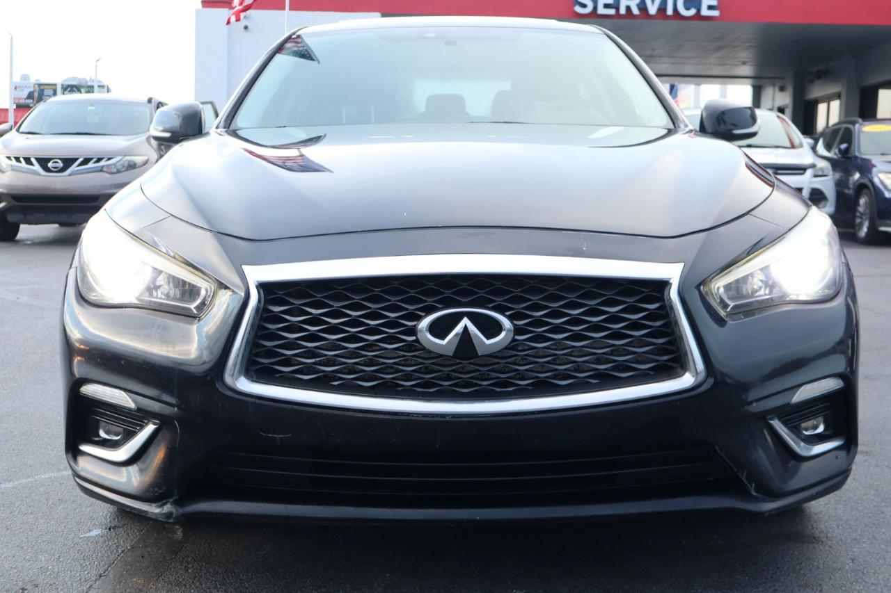 Infiniti Q50 3.0t LUXE RWD 2018