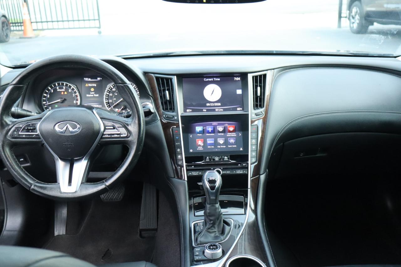 Infiniti Q50 3.0t LUXE RWD 2018