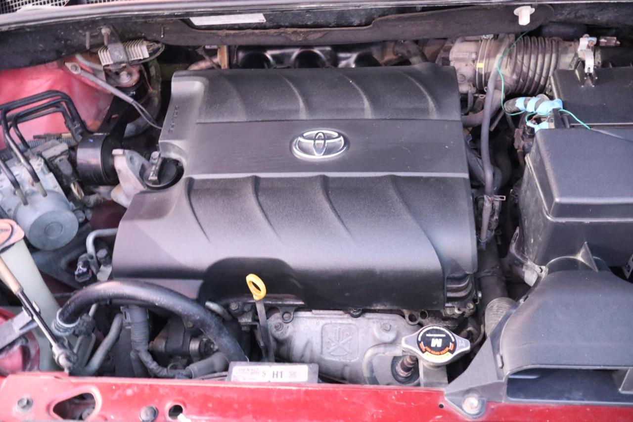 Toyota Sienna 5dr 7-Pass Van V6 XLE AAS FWD (Natl) 2011