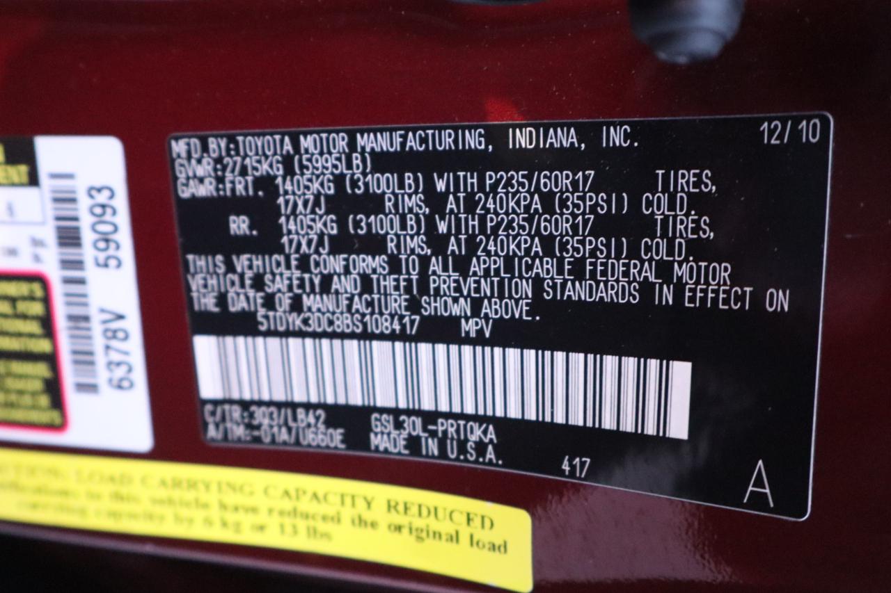 Toyota Sienna 5dr 7-Pass Van V6 XLE AAS FWD (Natl) 2011