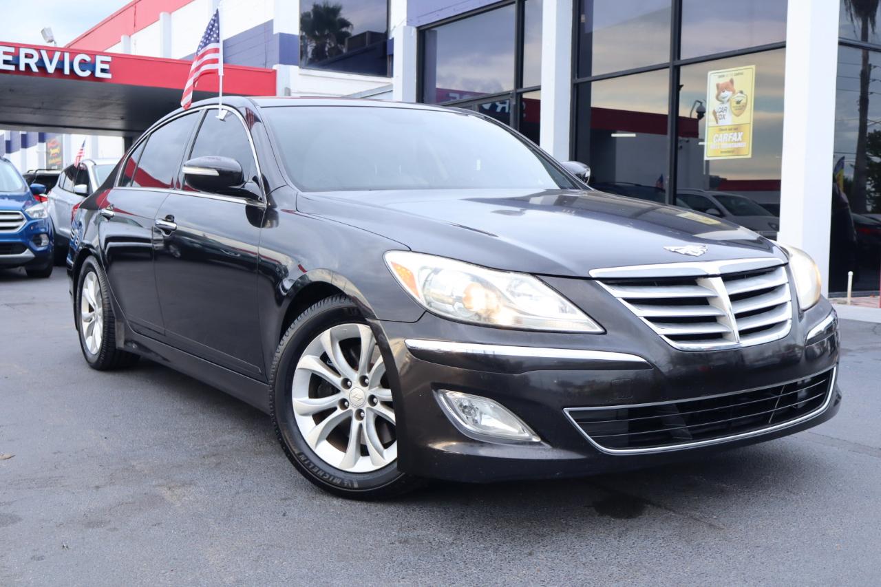 Hyundai Genesis 4dr Sdn V6 3.8L 2013