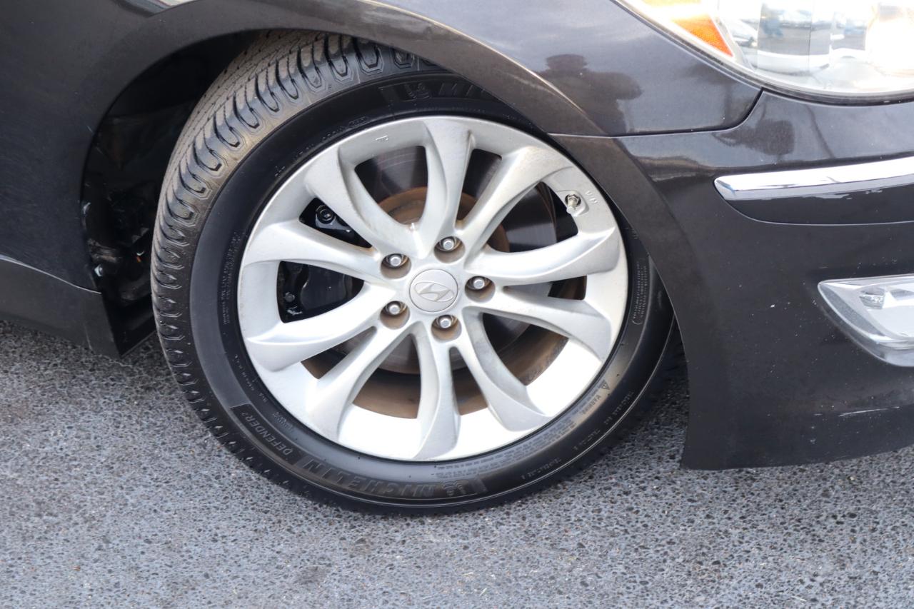 Hyundai Genesis 4dr Sdn V6 3.8L 2013