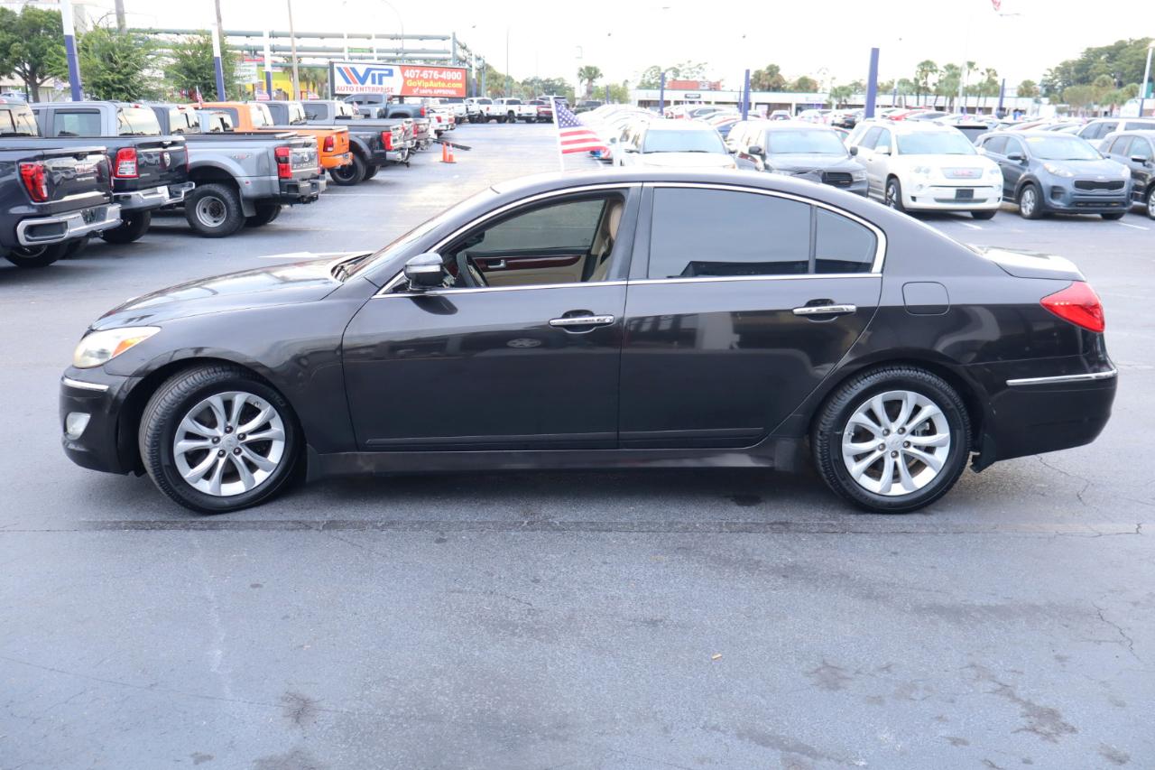 Hyundai Genesis 4dr Sdn V6 3.8L 2013