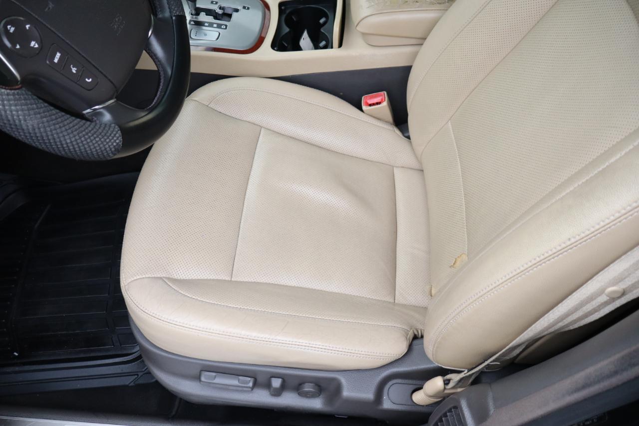 Hyundai Genesis 4dr Sdn V6 3.8L 2013