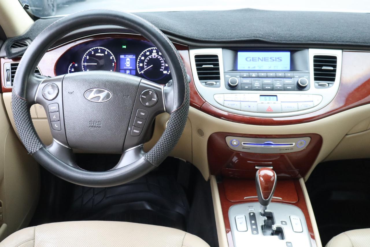 Hyundai Genesis 4dr Sdn V6 3.8L 2013