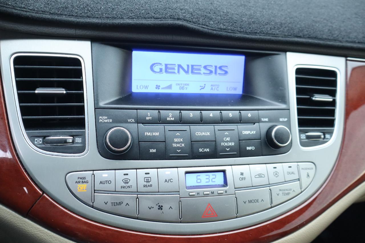Hyundai Genesis 4dr Sdn V6 3.8L 2013