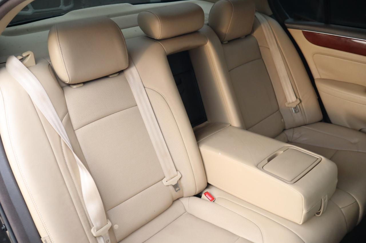 Hyundai Genesis 4dr Sdn V6 3.8L 2013
